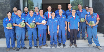 公司工會開展夏日送清涼到一線活動